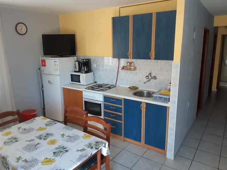 Apartmani Katica Vir Luaran gambar