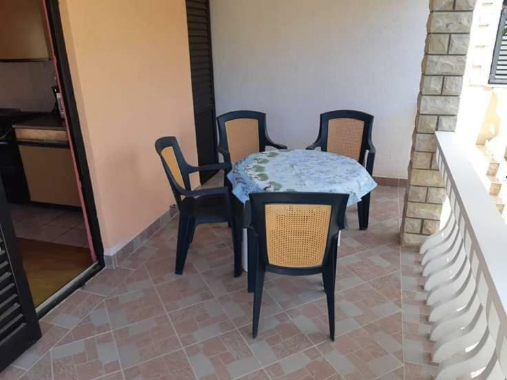 Apartmani Katica Vir Luaran gambar
